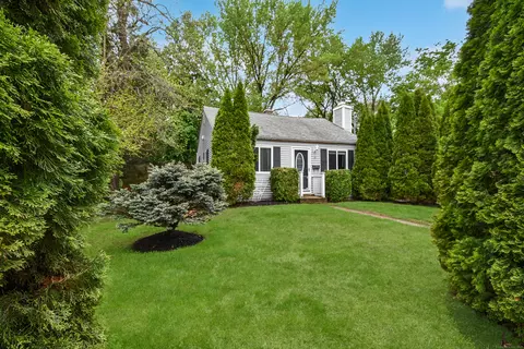 37 Naubuc Ave, East Hartford, CT 06118