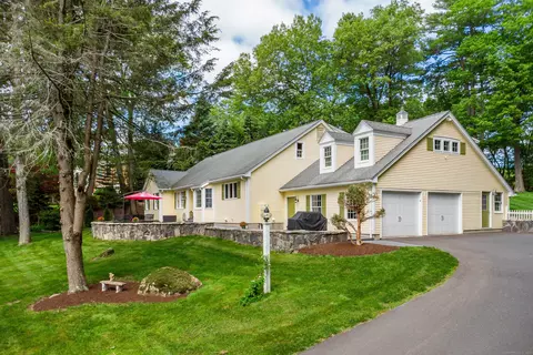 66 Hollister Dr, Avon, CT 06001