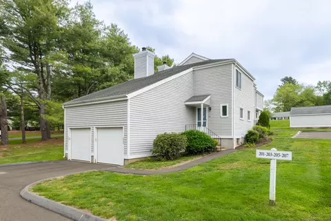 201 Greens Farm Rd #201, Branford, CT 06405