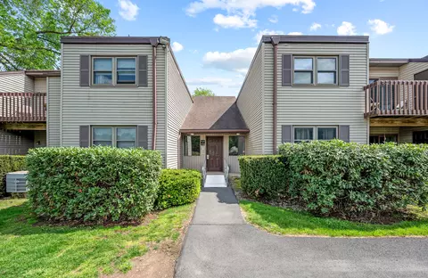 1402 Twin Circle Dr #1402, South Windsor, CT 06074