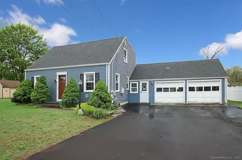 116 Scrub Oak Rd, North Haven, CT 06473