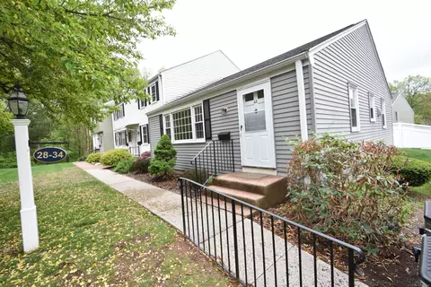 28 Gayfeather Ln #28, Glastonbury, CT 06033