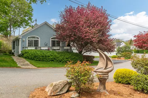 37 Menunketesuck Rd, Westbrook, CT 06498