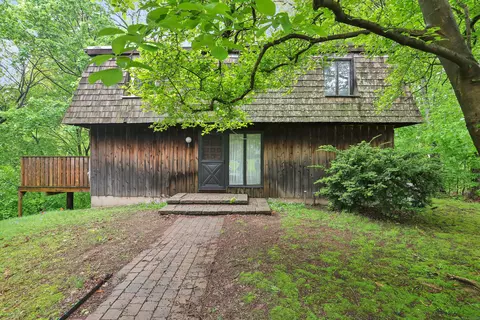 17 Adorno Dr, Portland, CT 06480
