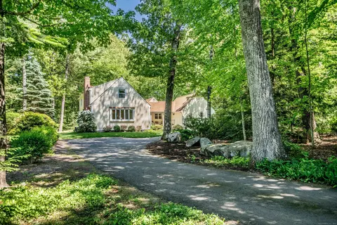 440 Huckleberry Hill Rd, Avon, CT 06001