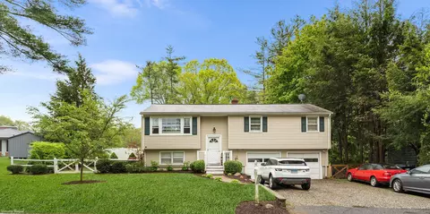 1 Glen Cir, Seymour, CT 06483