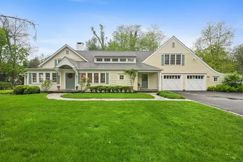 19 Hilltop Rd, Norwalk, CT 06854