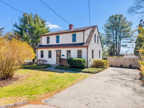 21 Godfrey St, Groton, CT 06340