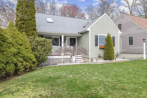 97 Cranston Ave, Shelton, CT 06484