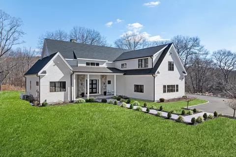 100 Georgetown Rd, Weston, CT 06883