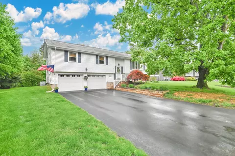 79 Harvest Ln, East Hartford, CT 06118