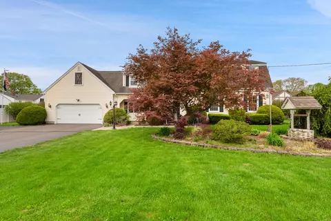 154 Rock Rd, North Haven, CT 06473