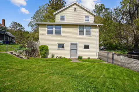 153 Mechanic St, Pawcatuck, CT 06379