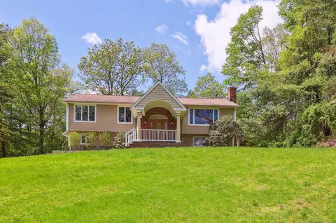 238 Walnut Tree Hill Rd, Shelton, CT 06484