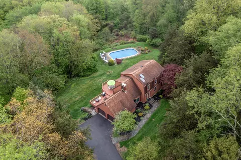 24 Quaker Ridge Rd, Sherman, CT 06784