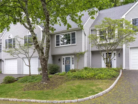 120 Prospect St #2, Ridgefield, CT 06877