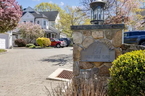 147 Holly Hill Ln #2, Greenwich, CT 06830