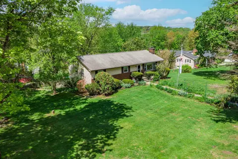 28 Fox Hollow Rd, New Fairfield, CT 06812