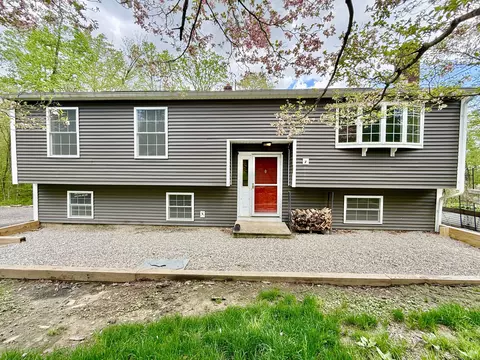 39 Peach Farm Rd, Oxford, CT 06478