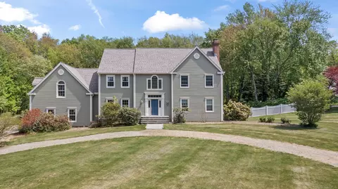 1 Dover Cir, Newtown, CT 06470