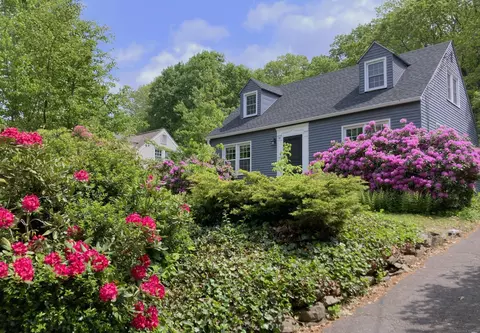 59 Overlook Dr, Manchester, CT 06042