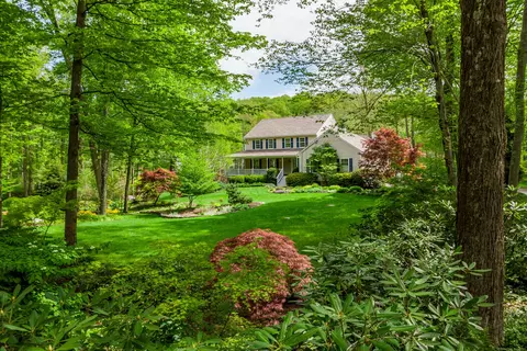 14 Georges Hill Rd, Newtown, CT 06470