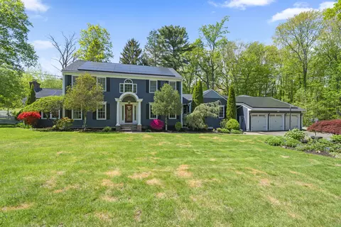 9 Benham Hill Pl, Hamden, CT 06514