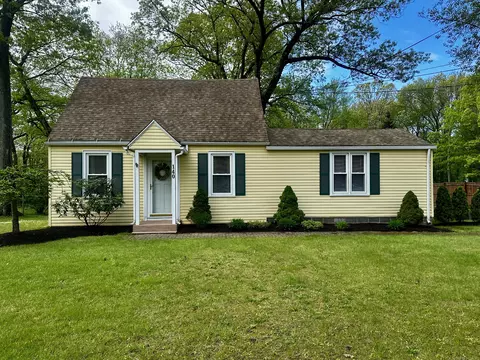 140 Clintonville Rd, North Haven, CT 06473