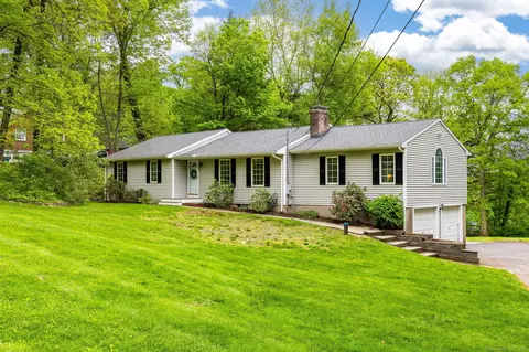 50 Valley View Dr, Farmington, CT 06032
