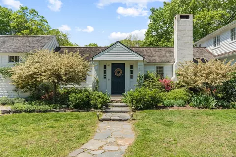 83 River Rd, Deep River, CT 06417