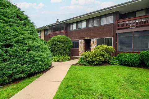154 Cold Spring Rd #25, Stamford, CT 06905