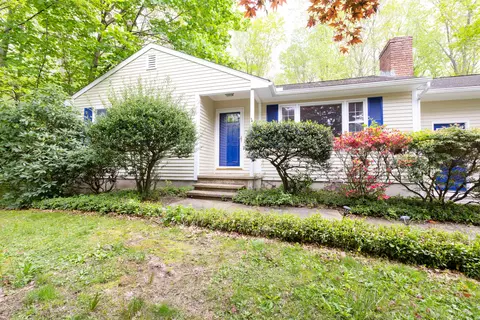 138 White Birch Dr, Guilford, CT 06437