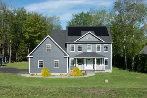 32 Salmon Run, East Hampton, CT 06424