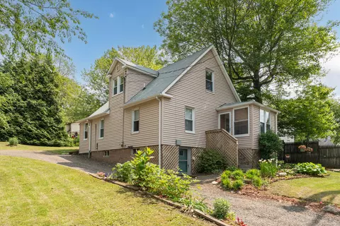 9 Florence St, East Haven, CT 06513