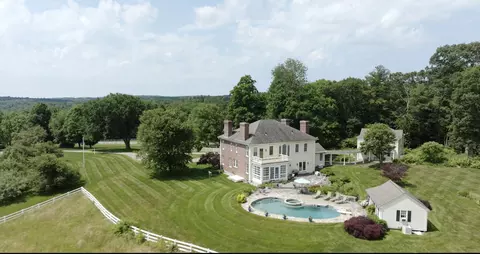 175 Pulpit Rock Rd, Woodstock, CT 06281