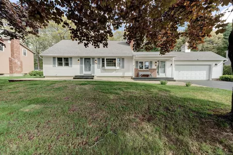 39 Eastgate Ln, Enfield, CT 06082