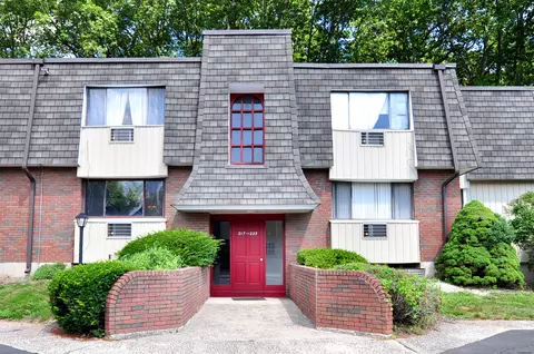 217 High Path Rd #217, Windsor, CT 06095