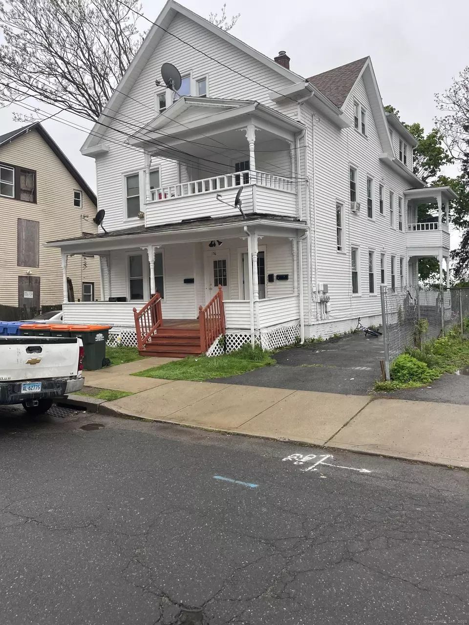  156 Hobart St, Meriden, CT 06450 photo 2