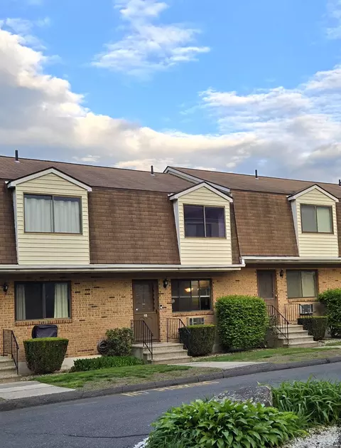 600 Clark Ave #21, Bristol, CT 06010