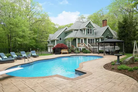 9 Beck Rd, Redding, CT 06896