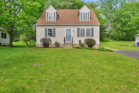 18 Pheasant Hill Dr #18, Enfield, CT 06082