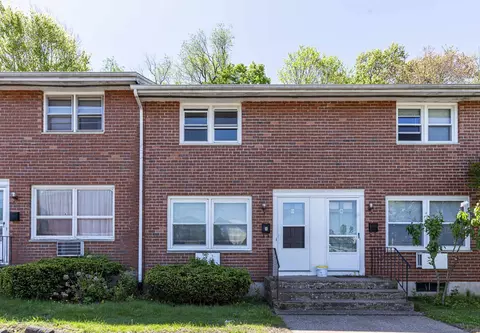 476 Woodbridge St #9, Manchester, CT 06042