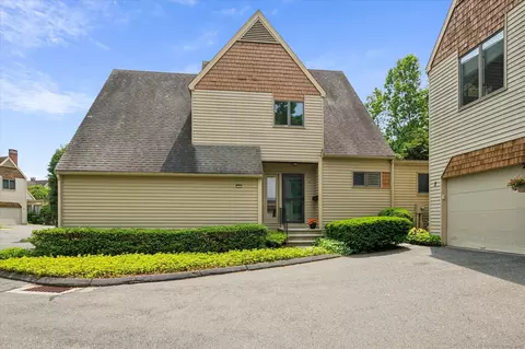 8 Cottonwood Ct #8, Granby, CT 06035