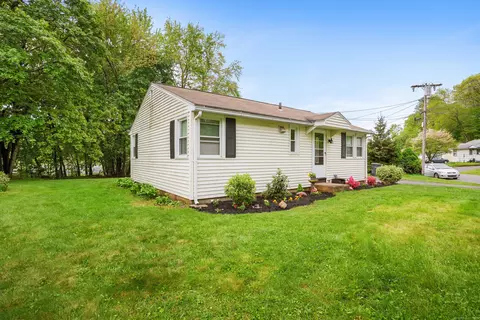 123 Peters Cir, Southington, CT 06489