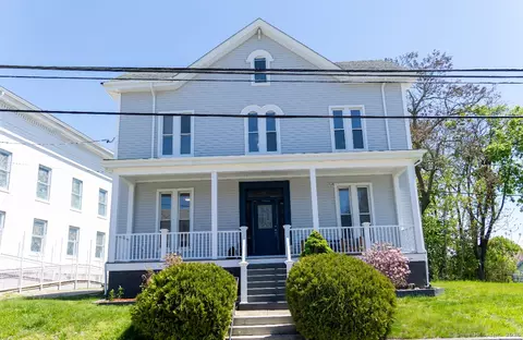 21 Huntington St, New London, CT 06320
