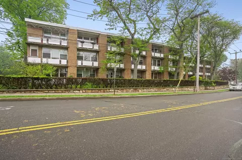 15 Ellsworth St #22, Bridgeport, CT 06605
