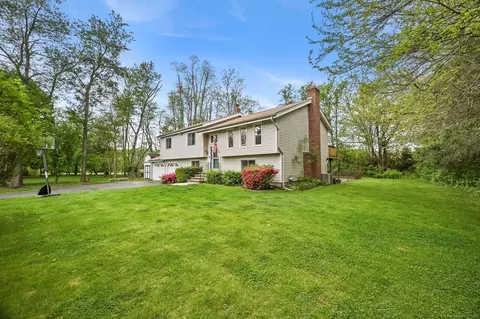 39 Edgewood Dr, Wallingford, CT 06492