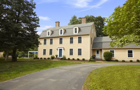 134 School House Rd, Old Saybrook, CT 06475