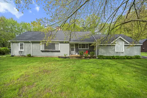1223 E Street St N, Suffield, CT 06078