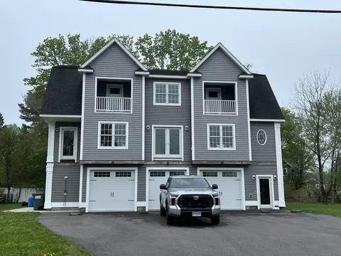 111 School St, Mystic, CT 06355